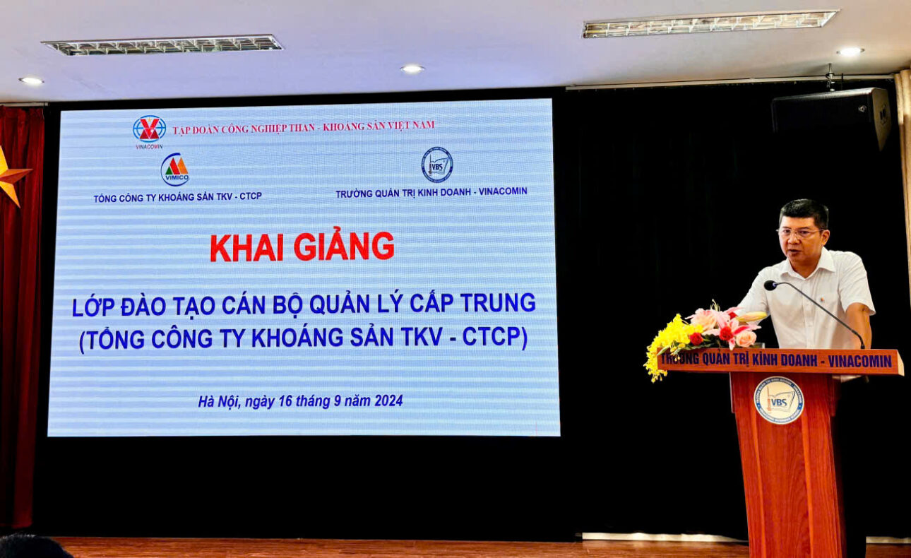 Ông Ngô Quốc Trung - Phó Tổng Giám đốc Tổng công ty khoáng sản TKV - CTCP phát biểu chỉ đạo lớp học.