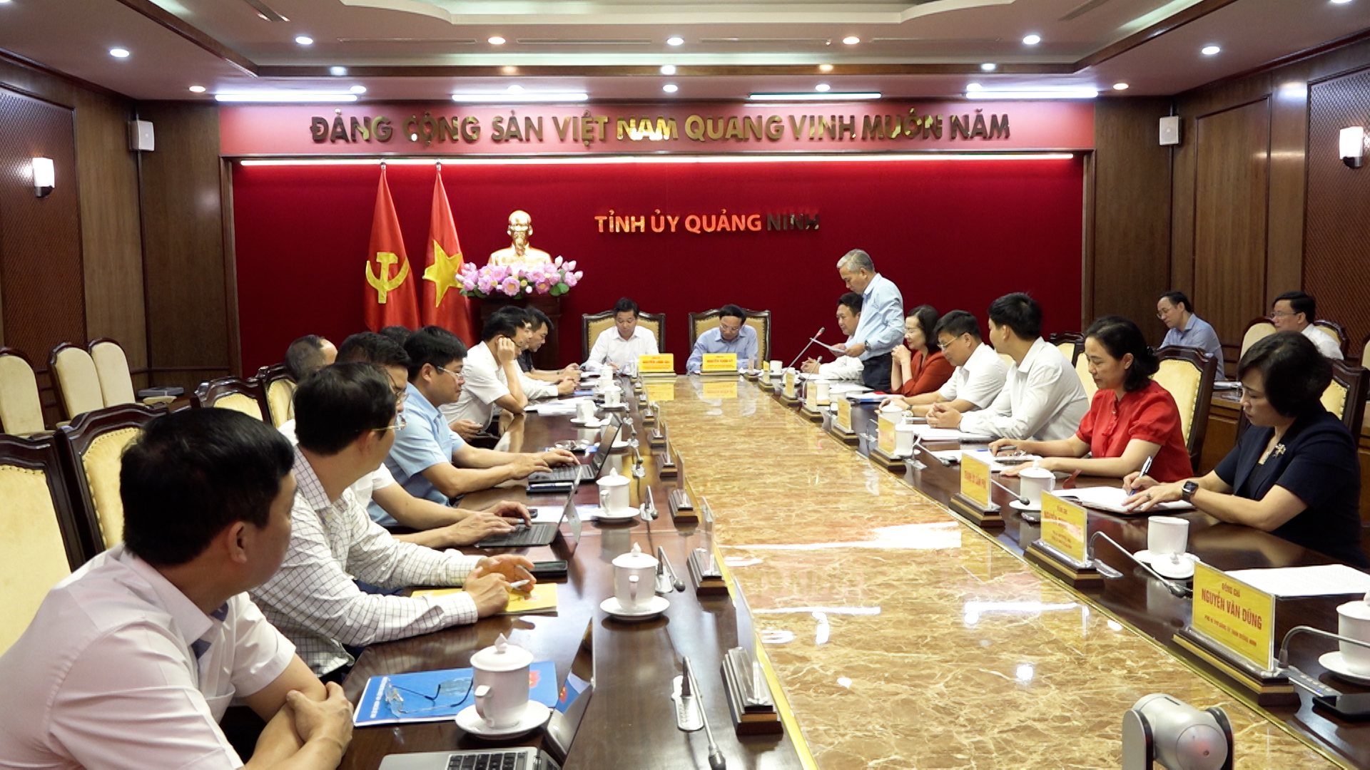 Hội nghị Chuyển giao các tổ chức Đảng và Đảng viên của Đảng bộ Than Quảng Ninh về Đảng bộ Tập đoàn Công nghiệp Than – Khoáng sản Việt Nam