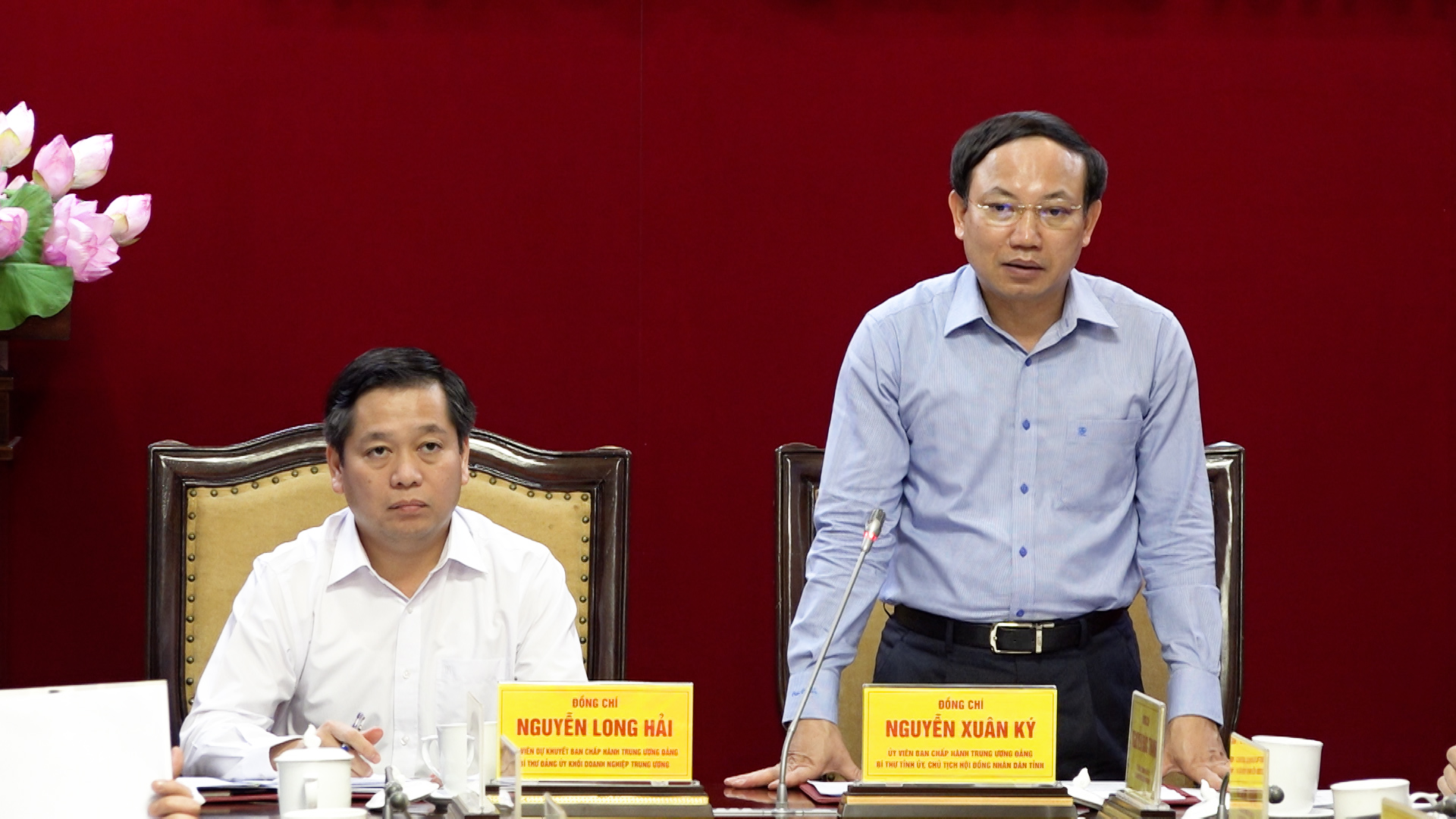 Đồng chí Nguyễn Xuân Ký, Uỷ viên Ban Chấp hành Trung ương Đảng, Bí thư Tỉnh uỷ Quảng Ninh phát biểu tại hội nghị